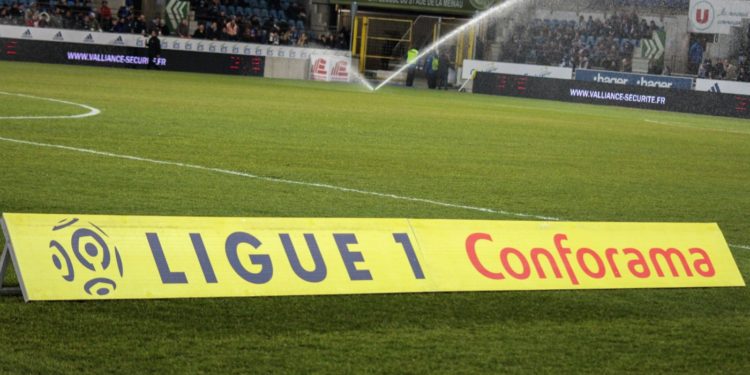 Vers une fin de saison pour les championnats de Ligue 1 et de Ligue 2 ?