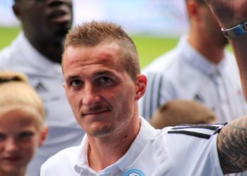 Dimitri Lienard saluant le public lors de la Fan's Day en 2019