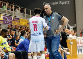 Deni Lathoud sur le banc de l'ESSAHB