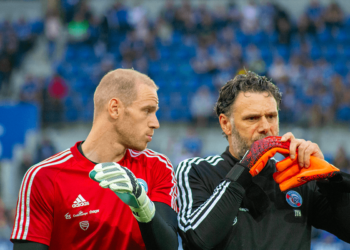 Jean-Yves Hours, aux côtés de Matz Sels