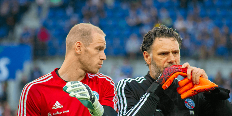 Jean-Yves Hours, aux côtés de Matz Sels