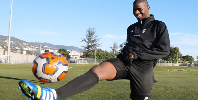 L'ancien joueur du Racing Massiré Kanté