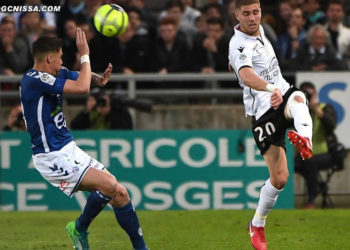 Deux défenseurs centraux dans le viseur ?