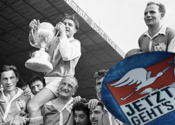 Le maillot 2020/2021 rendra hommage aux vainqueurs 1951 (Capture issus du teaser du club)