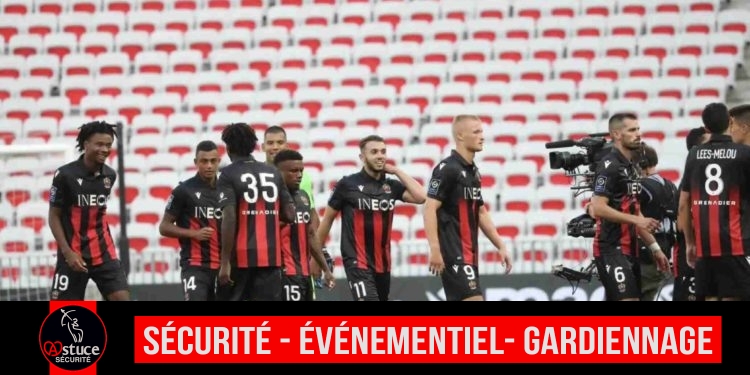 Le groupe de l’OGC Nice face au Racing