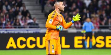 Le groupe de Lyon face au Racing