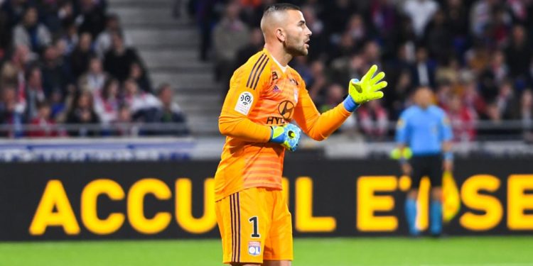 Le groupe de Lyon face au Racing