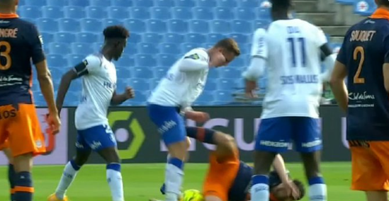 Le carton rouge de Le Tallec façon casse-noix