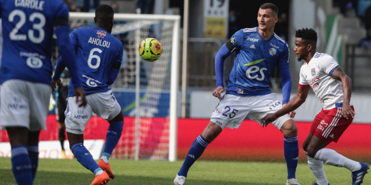 Le Racing se fait croquer par Lyon