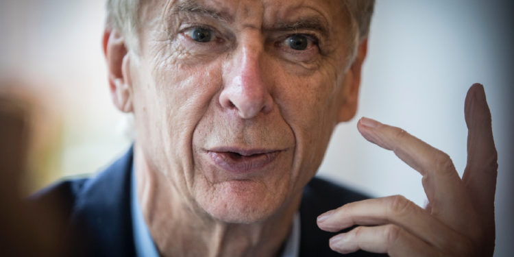 Arsène Wenger ne ferme pas la porte à un retour au Racing