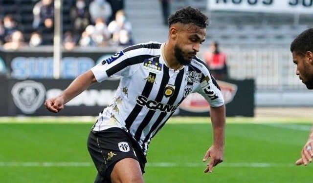 Angers surprend le Stade Rennais au Roazhon Park