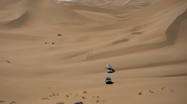 Dakar : première étape compliquée pour Sébastien Loeb