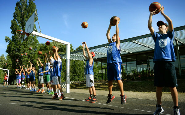 À la découverte de la colonie de vacances sur le thème basket