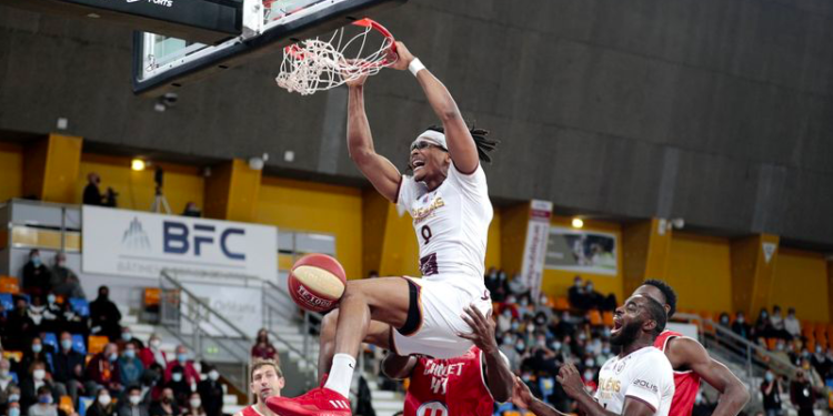 SIG : lourde chute à Orléans