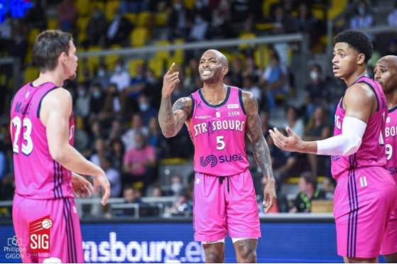 La SIG explose dans le dernier quart