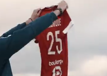 Le Racing présente son maillot Third !