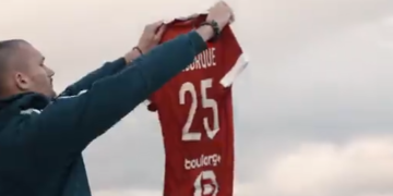 Le Racing présente son maillot Third !