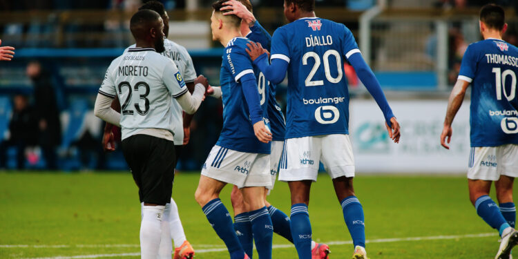 Julien Stéphan : « Tout le monde est derrière lui » !