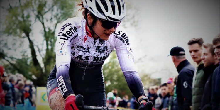 Cyclo-cross : L’argent frustrant pour Hélène Clauzel au championnat de France