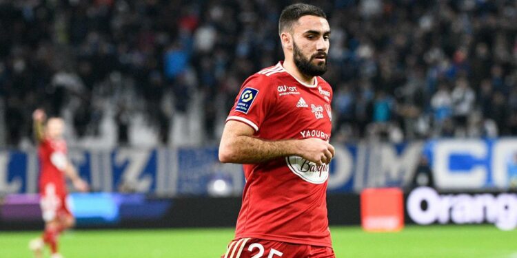 Romain Del Castillo suspendu face au Racing