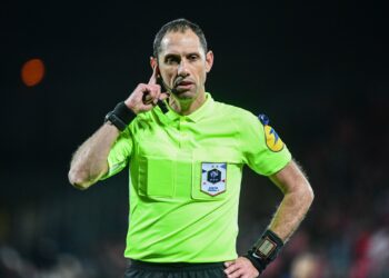 Mikaël Lesage au sifflet de Brest – Strasbourg