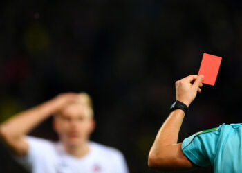 Carton rouge : Le classement des équipes (J15)