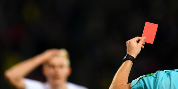 Carton rouge : Le classement des équipes (J15)