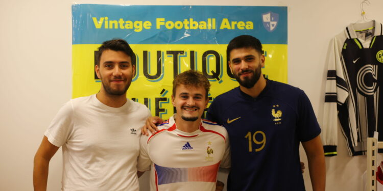 À Sélestat, une boutique éphémère vend des maillots collectors
