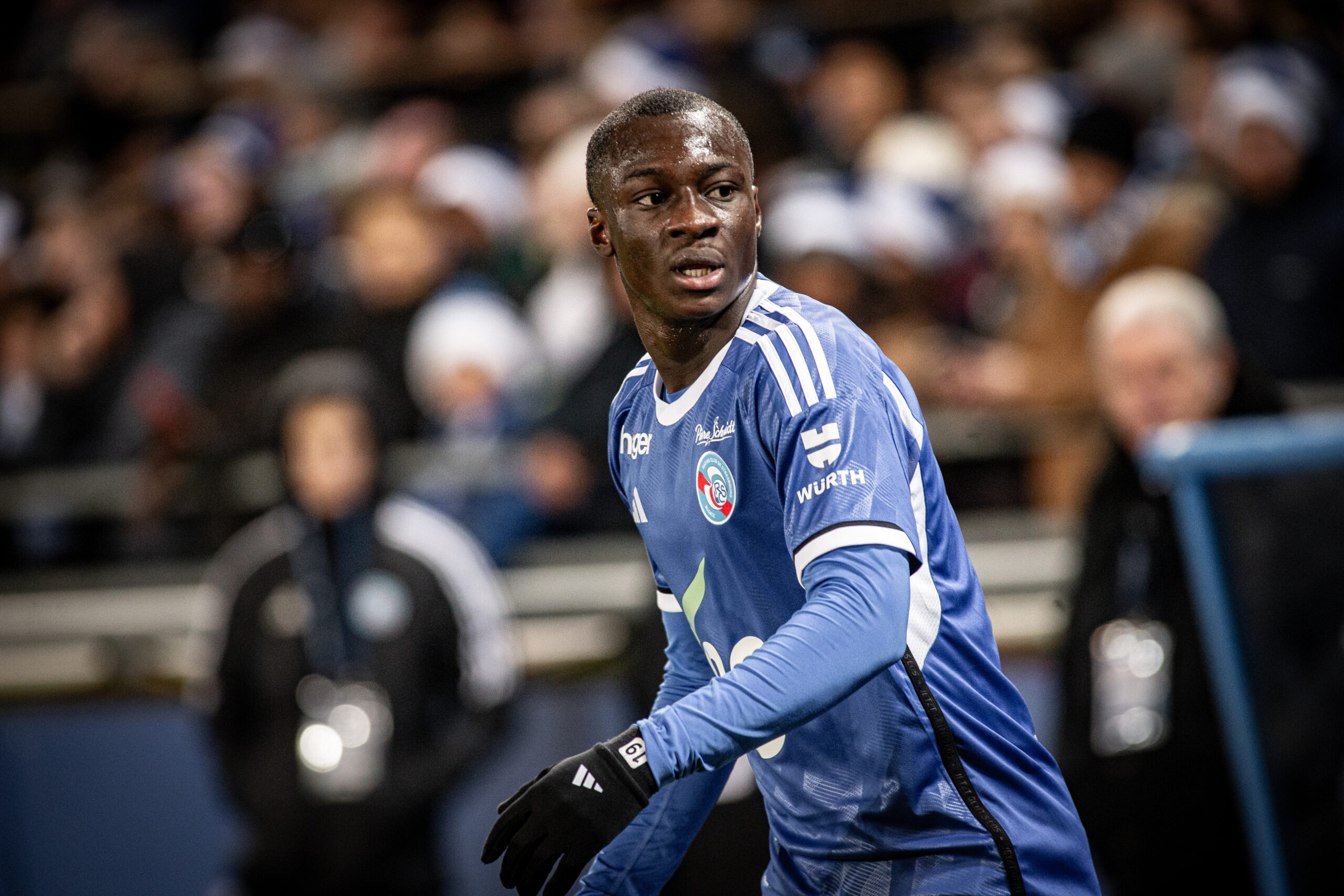Racing Habib Diarra A V cu Sa Premi re S lection Avec Le S n gal racing-habib-diarra-a-v-cu-sa-premi-re-s-lection-avec-le-s-n-gal