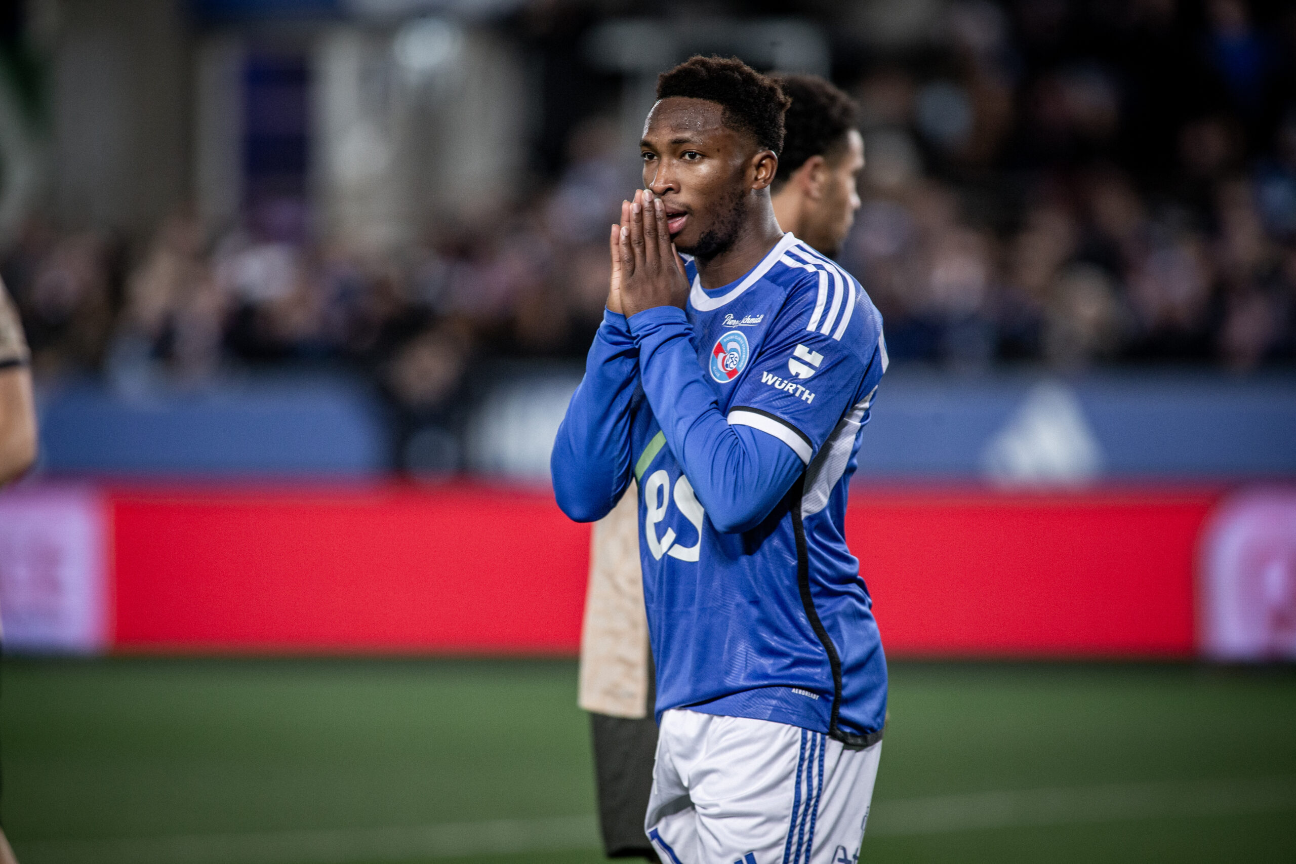 OFFICIEL. Moïse Sahi Dion quitte le Racing !