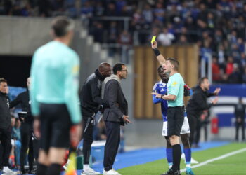 L’arbitre de la rencontre entre le RC Strasbourg et le RC Lens !