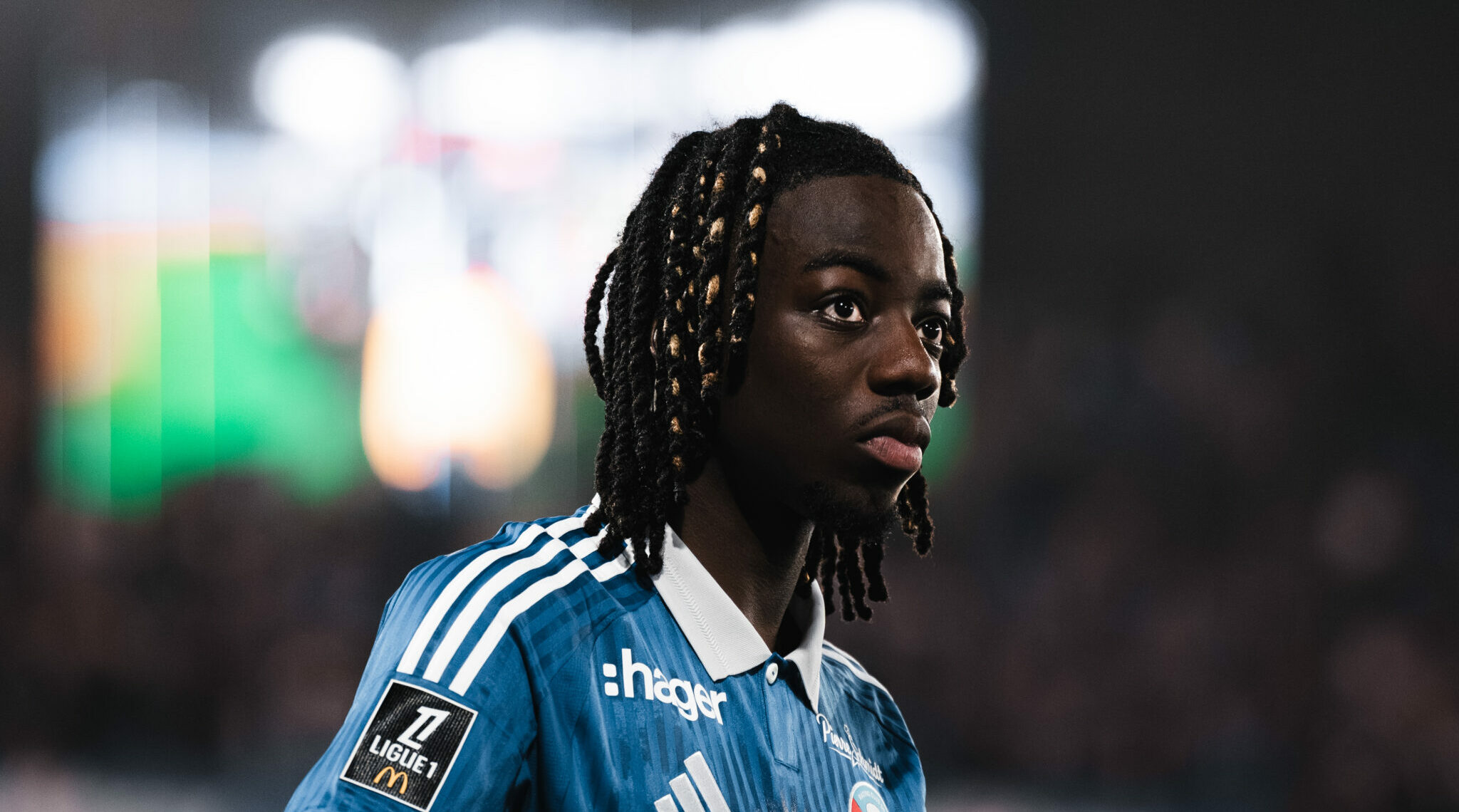 Doukouré absent de la feuille de match : simple repos ou départ imminent ?