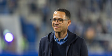 Liam Rosenior prêt pour Reims-Strasbourg : entre confiance et exigence