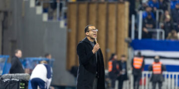 Liam Rosenior et Strasbourg : une communion avec les supporters après une victoire capitale »