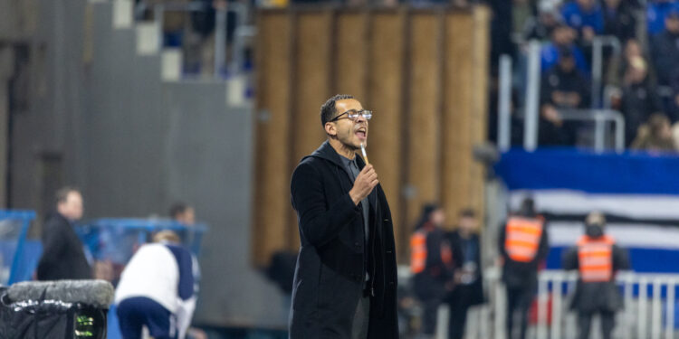 Liam Rosenior et Strasbourg : une communion avec les supporters après une victoire capitale »