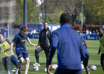 Liam Rosenior : « Le Top 4 n’est ni un rêve ni un objectif, mais une motivation »