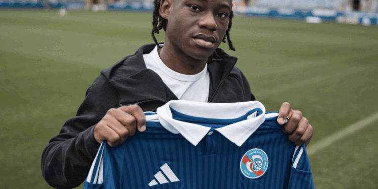 Premier contrat professionnel pour un jeune de la Racing Mutest Académie !