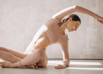 Étirements : les routines idéales pour bien commencer et finir sa journée de travail