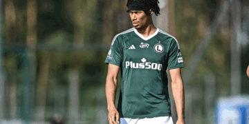 Le Polonais Maximillian Oyedele vers le Racing