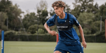 Le défenseur du Racing Yoni Gomis vers la Belgique