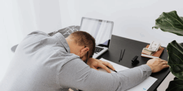 L’argent dans la tête : ce que le stress financier fait vraiment à notre cerveau