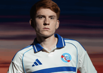 Le Racing dévoile son maillot extérieur !