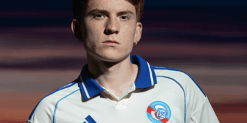 Le Racing dévoile son maillot extérieur !