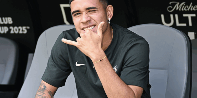 OFFICIEL. Kendry Paez signe au Racing !