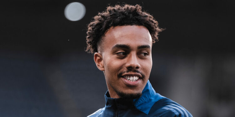 Courtisé par l’AC Milan, le Racing inflexible sur Guéla Doué