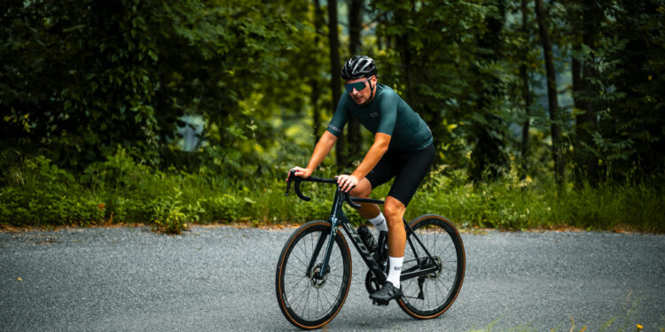 Se lancer un défi cycliste en Alsace : comment se préparer pour les cyclosportives et les raids VTT