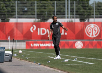 Liam Rosenior : « Nous verrons la semaine prochaine qui viendra nous rejoindre »