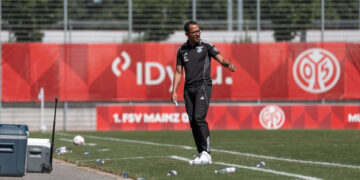 Liam Rosenior : « Nous verrons la semaine prochaine qui viendra nous rejoindre »