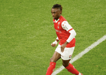 Valentin Atangana se rapproche du Racing