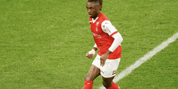 Valentin Atangana se rapproche du Racing